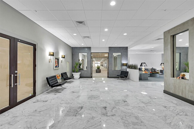Building Photo - 3015 N Ocean Blvd