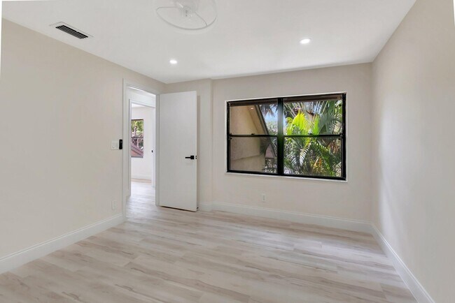 Building Photo - 9258 Ketay Cir