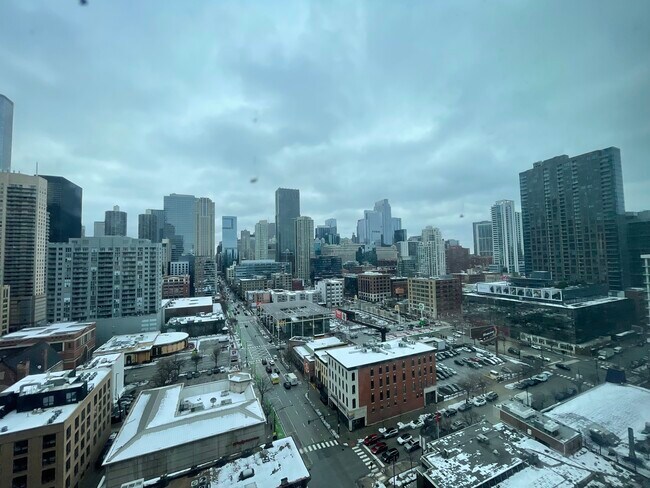 Building Photo - 77 W Huron St