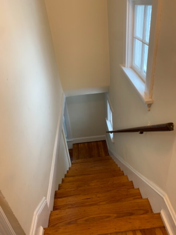 Building Photo - 84 Woodbury Rd