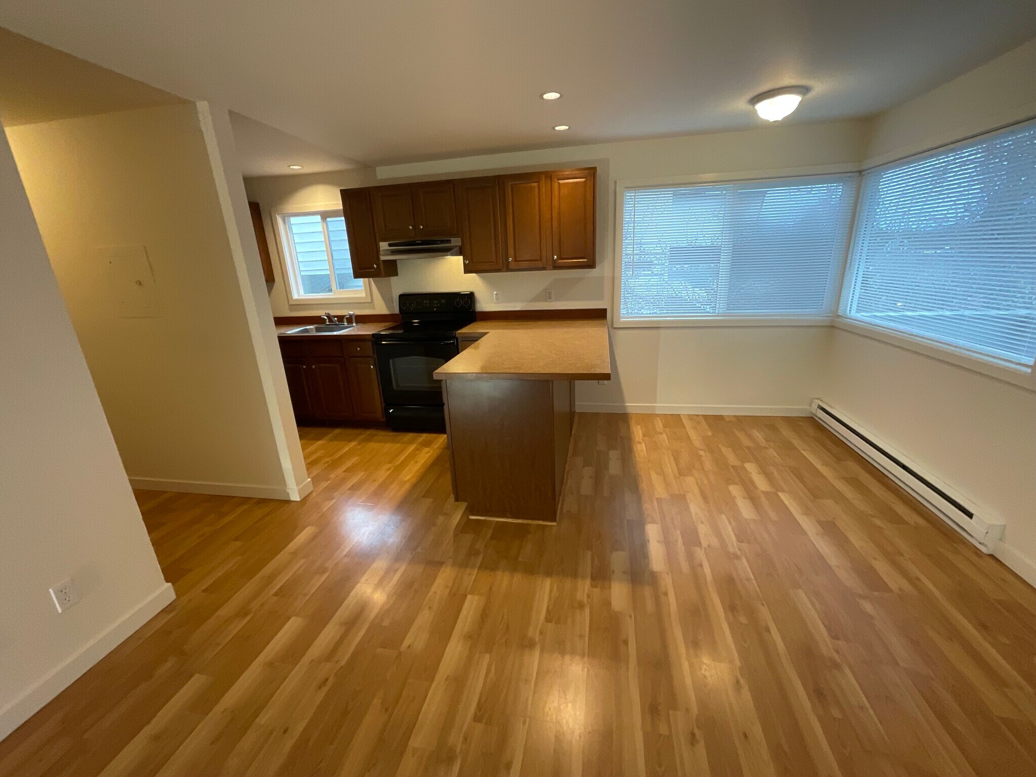 Building Photo - 935 N 85th St