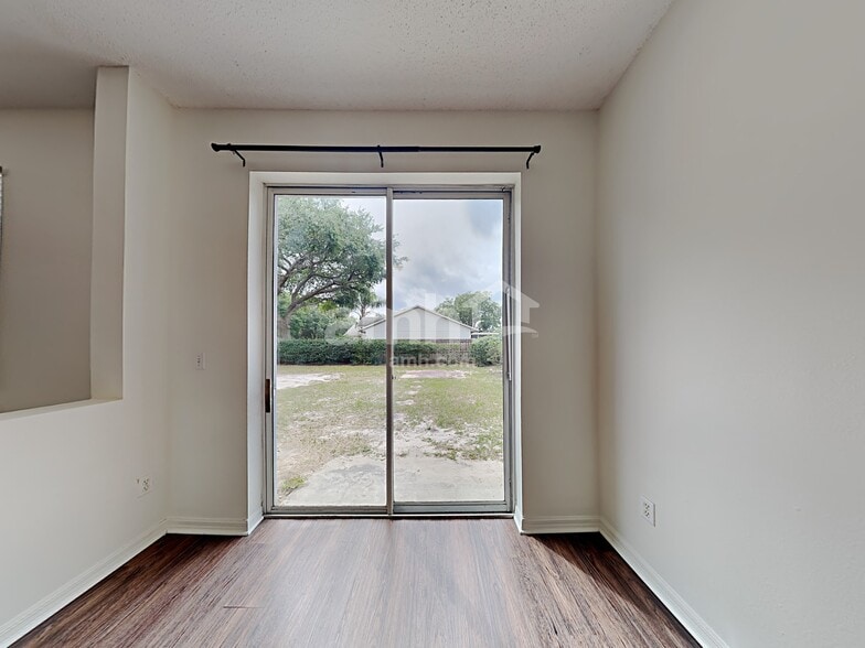 Building Photo - 2722 Cullens Ct