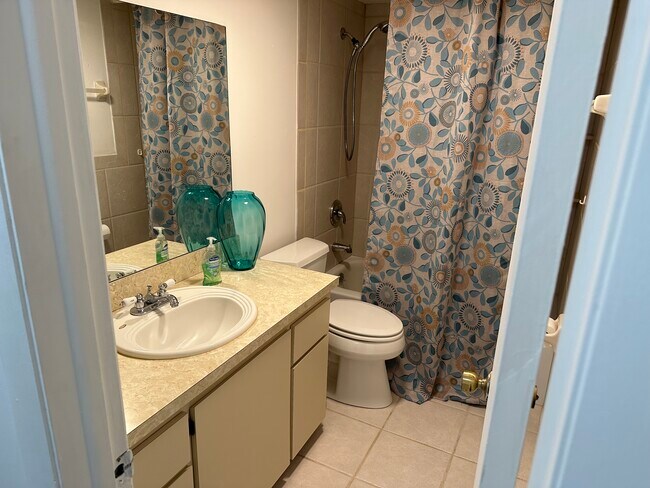 Building Photo - 142 Palm Dr