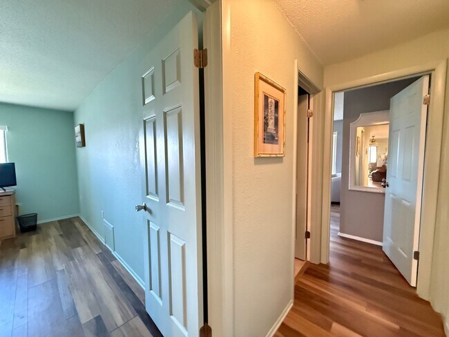 Building Photo - 2 Bedroom/2 Bathroom Available Now! 55+ An...