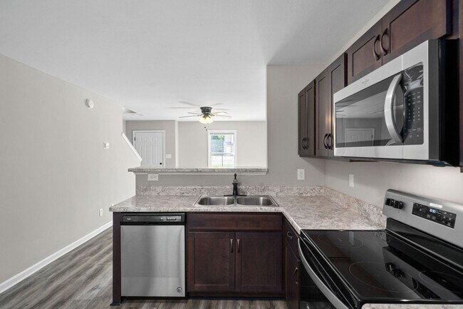 Building Photo - 260 Smithson Ln