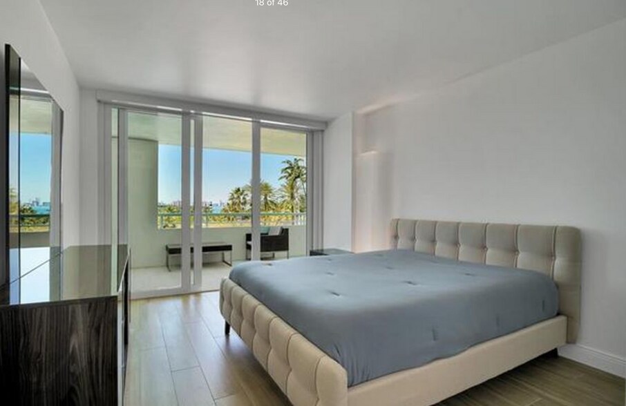 Building Photo - 400 S Pointe Dr