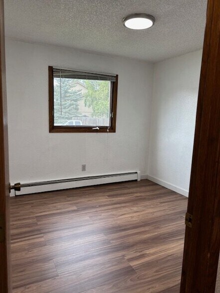 Building Photo - 1180 Golden Dawn Cir
