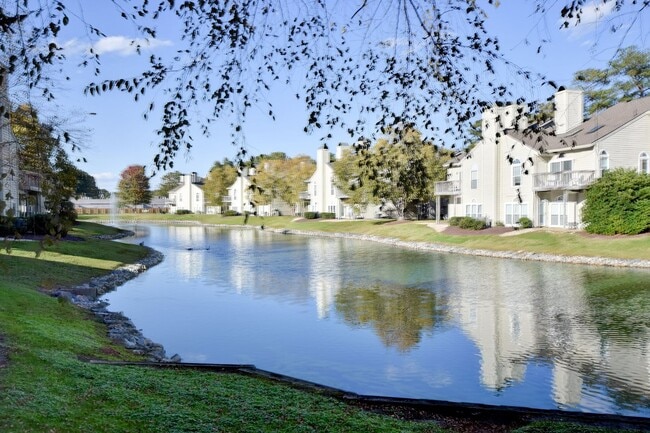 Building Photo - 2 Bedroom 1 full bath in Cedar Lakes