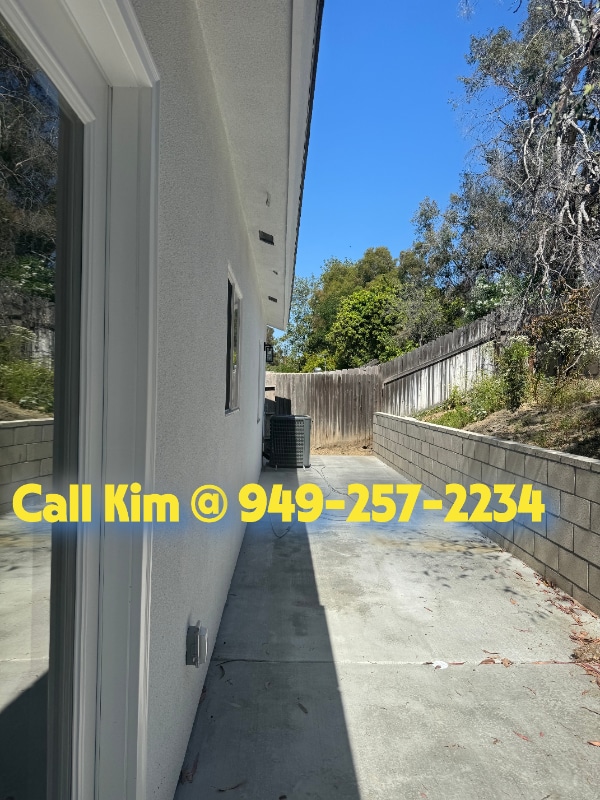 Building Photo - 4914 E Gayann Dr