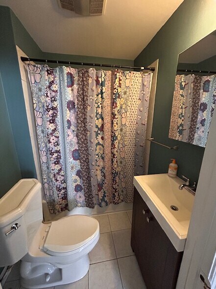 Bathroom - 979 N Lawrence St