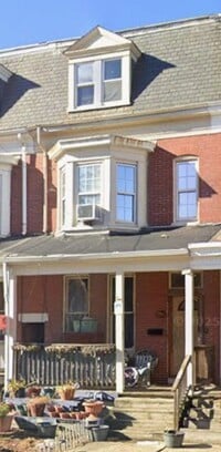 Building Photo - 5 Bedroom home available now in York!