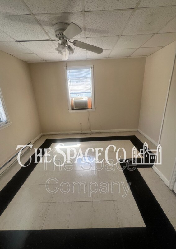 Building Photo - 49 Chapel St