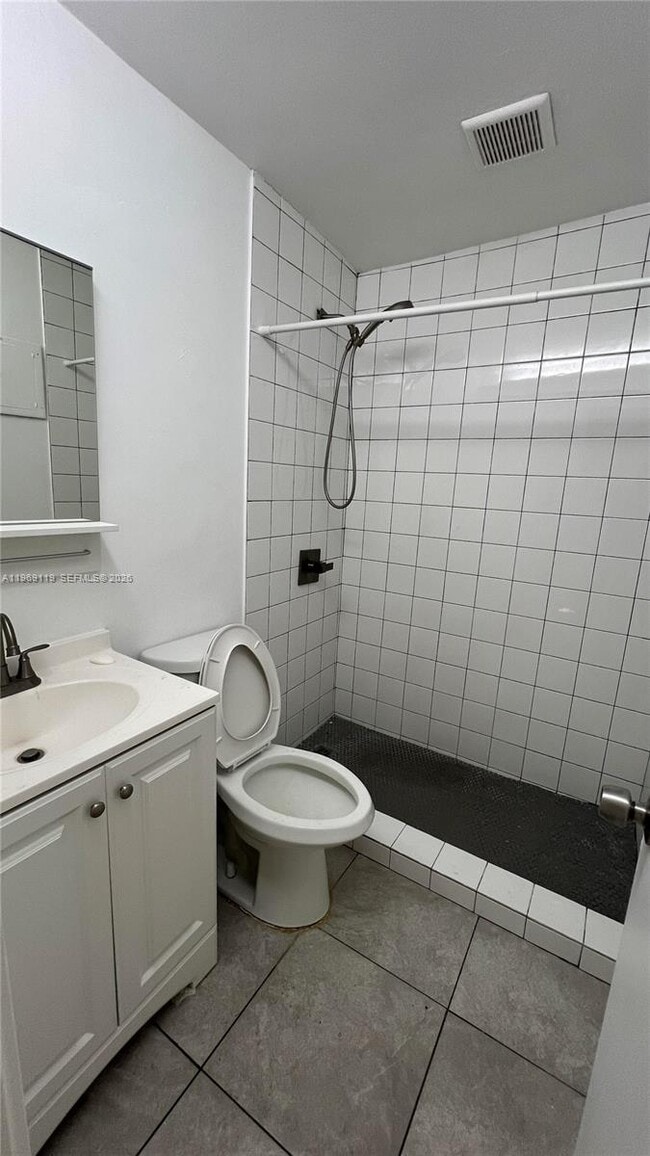 Building Photo - 113 NW 35th St