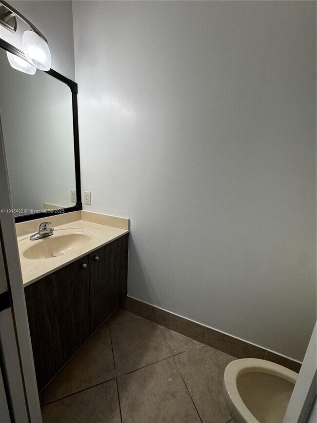 Building Photo - 1007 Bamboo Ln