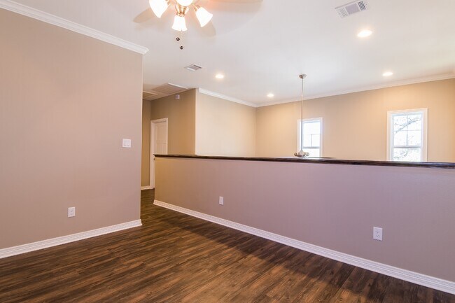 Building Photo - 3314 Crane Ave