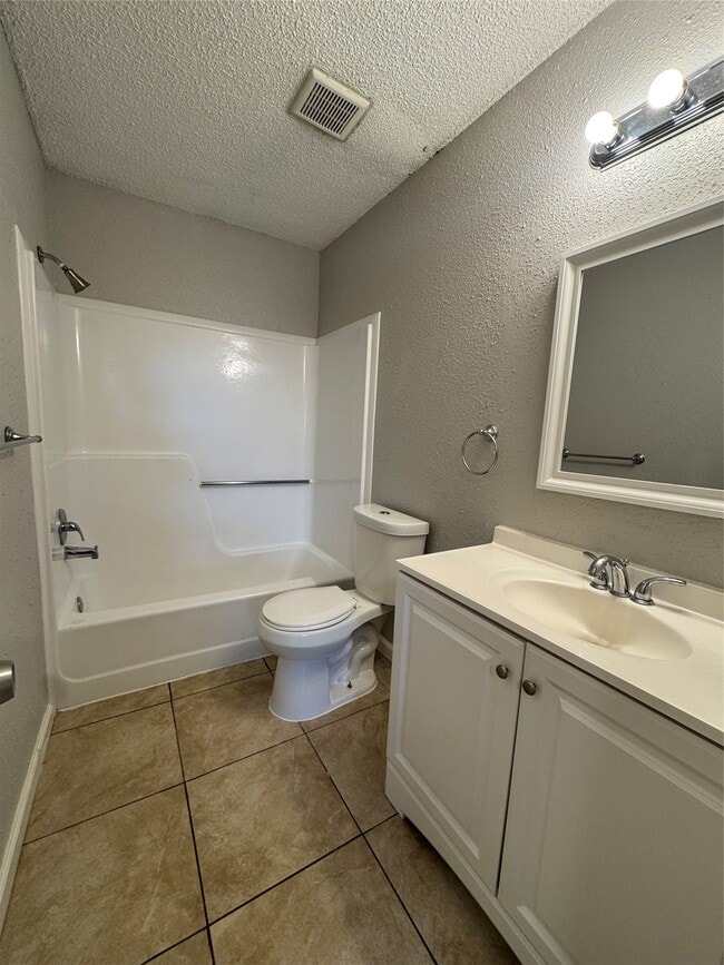 Building Photo - 11217 Pender Ln