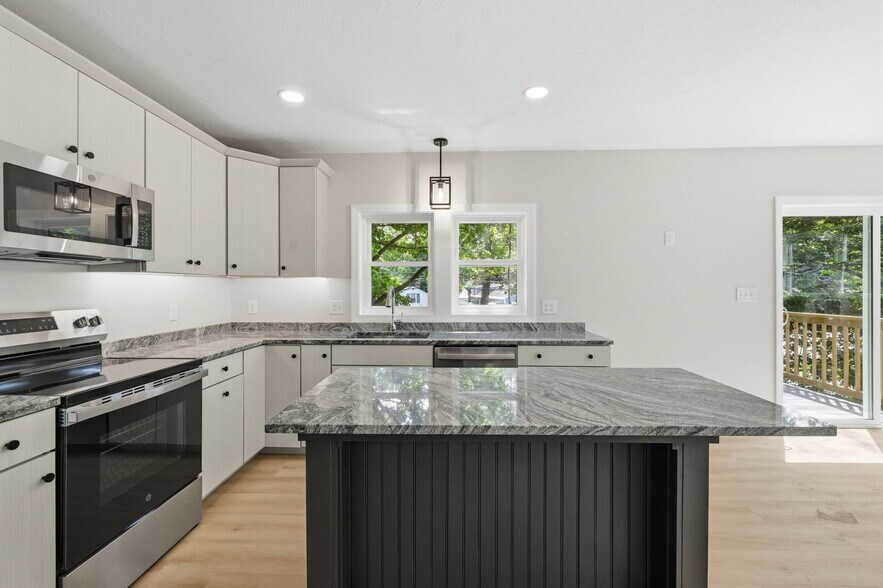 kit- open to LR - 185 Woodland Ave