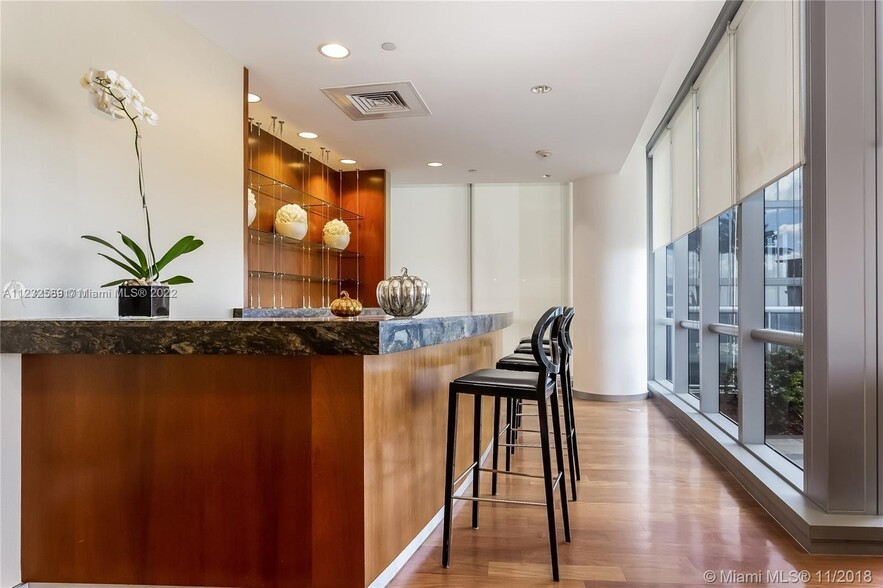 Dining Area - 17121 Collins Ave