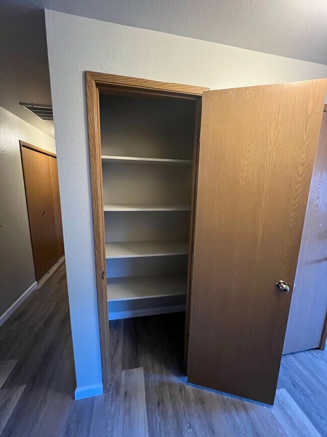 Building Photo - Rent Reduced!! Duplex for Rent, East Wenatchee