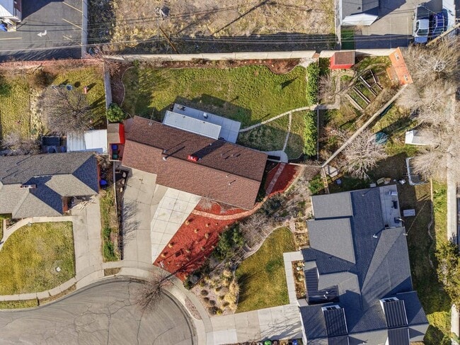 Building Photo - 2885 E Loran Heights Dr