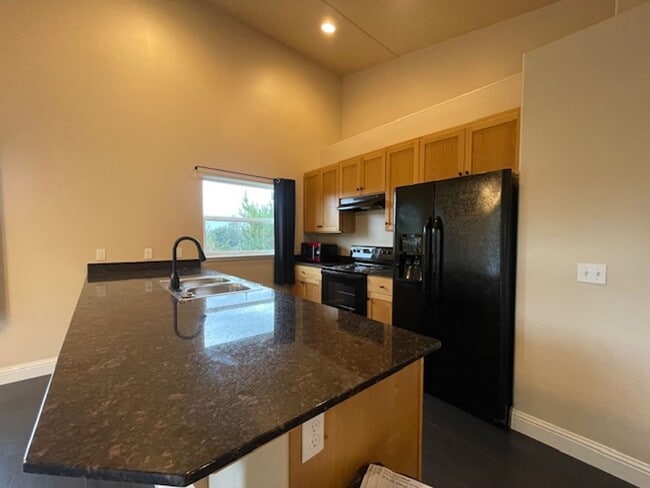 Building Photo - 2165