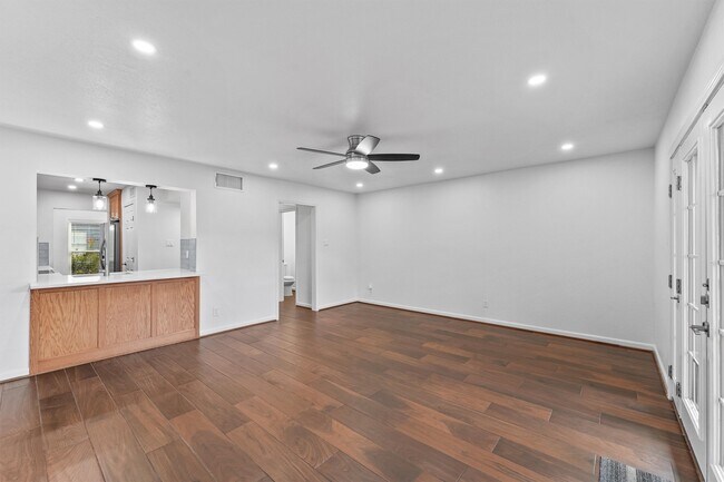 Building Photo - 11515 Burdine St