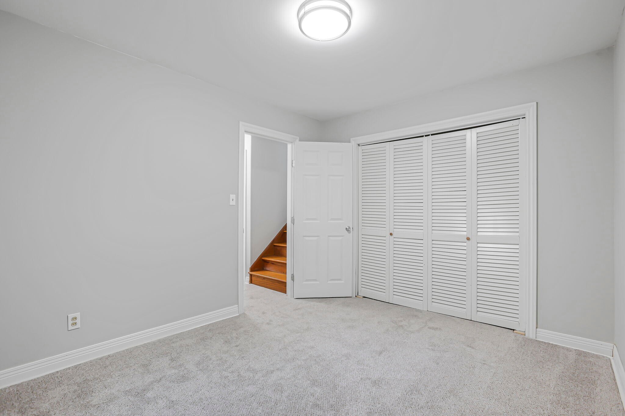 Building Photo - 1062 Oberlin Dr