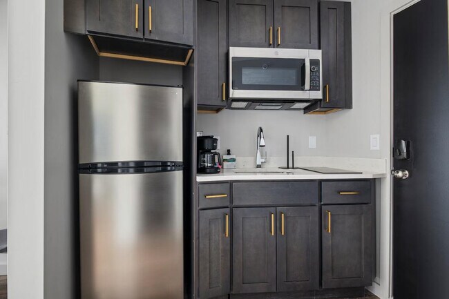 Building Photo - 133-3 Wickham Ave