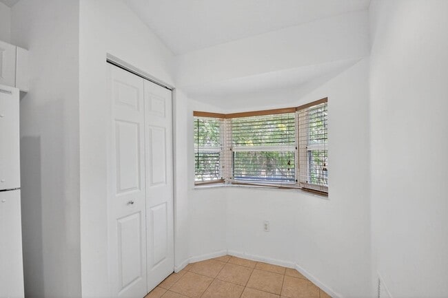 Building Photo - 3790 N Jog Rd