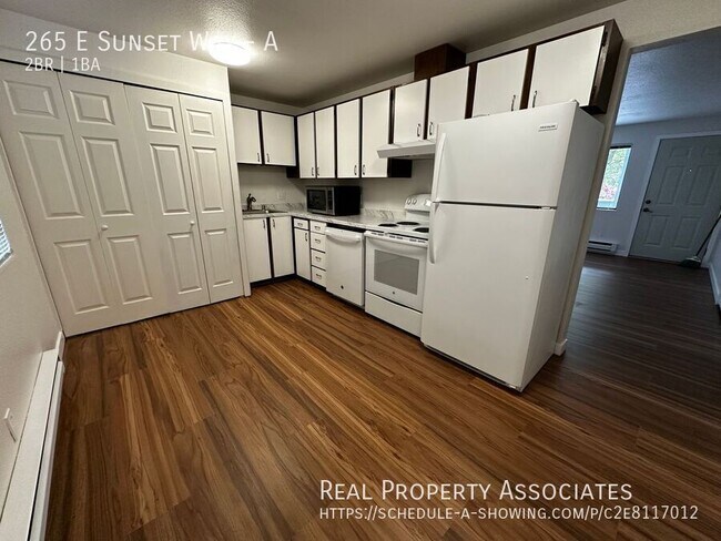 Building Photo - 265 E Sunset Way