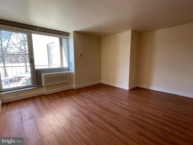 Building Photo - 800 4th St SW