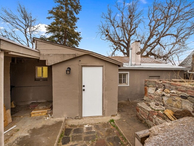 Building Photo - Private Home in Westwood Neighborhood