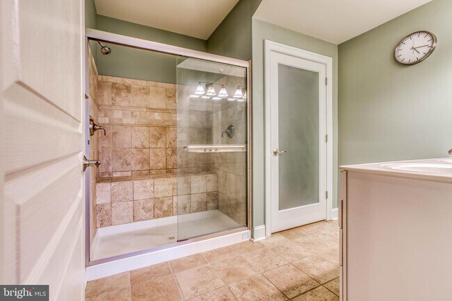 Building Photo - 1320 Race St