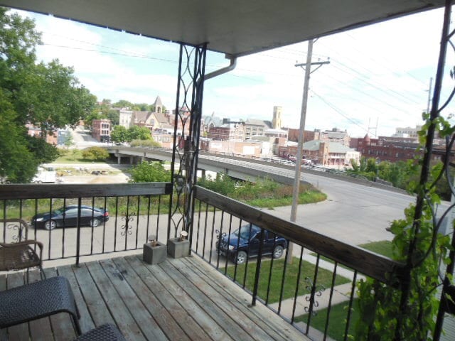 Building Photo - 609 Market St