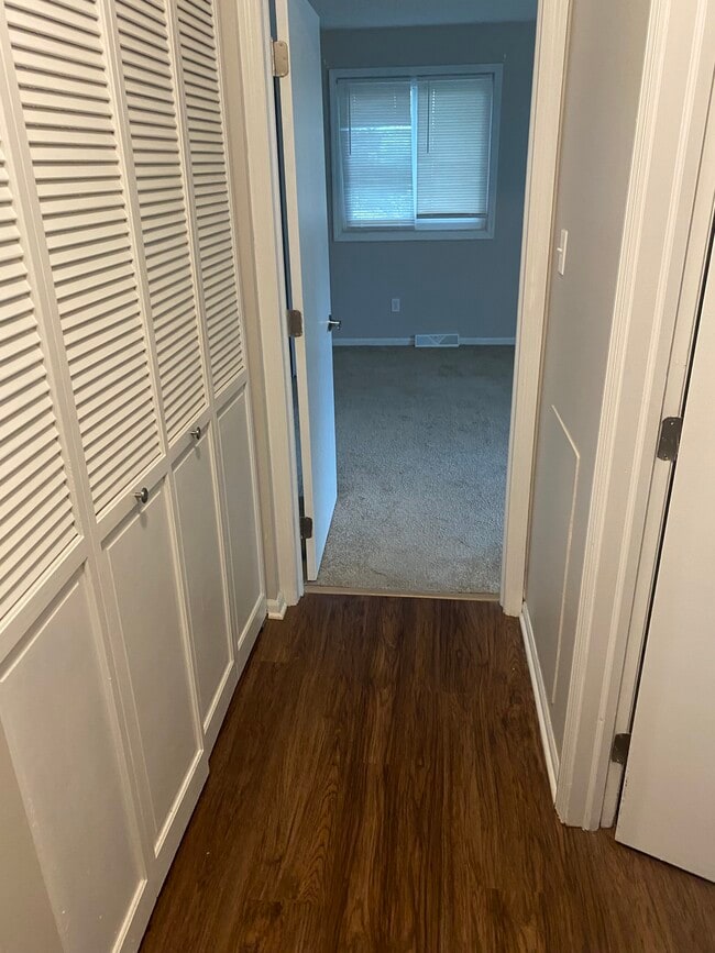 Building Photo - 5454 Archway Dr