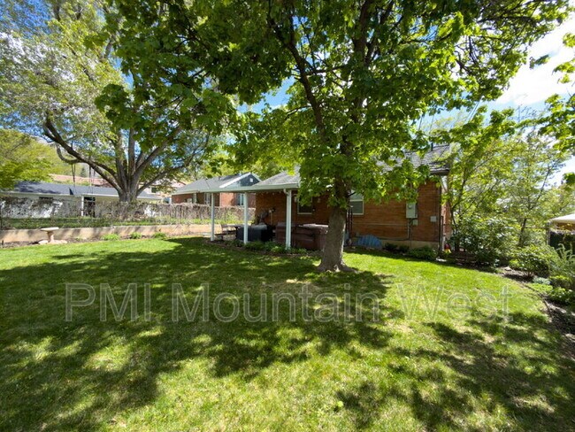 Building Photo - 2323 Bryan Ave