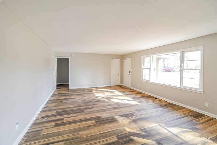 Building Photo - 105 Cumberland Rd