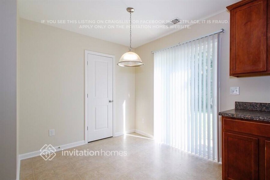 Building Photo - 5016 Broad Leaf Ct