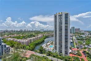 Building Photo - 19400 Turnberry Way
