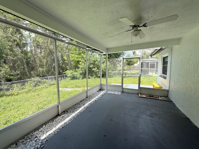 Building Photo - "Charming 3-Bed Oasis with 2 Full Baths in...