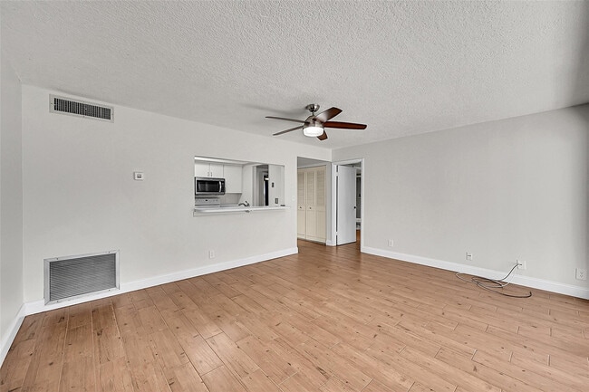Building Photo - 428 NW 70th Ave