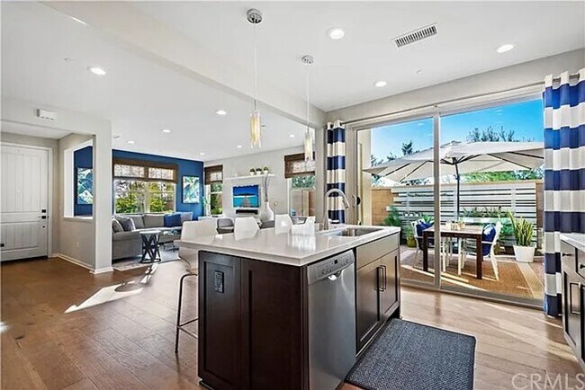 Building Photo - Beautiful 3 Bedroom, 3 Bathroom Home in Portola Springs