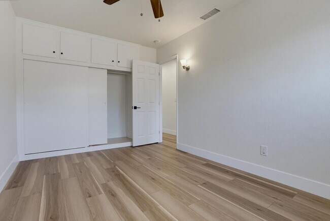 Building Photo - Beautifully Updated 3-Bedroom Home with Large Yard, Garage & Included Appliances!