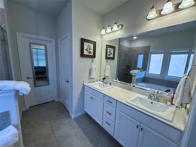 Building Photo - 4100 Smokey Hill Ct