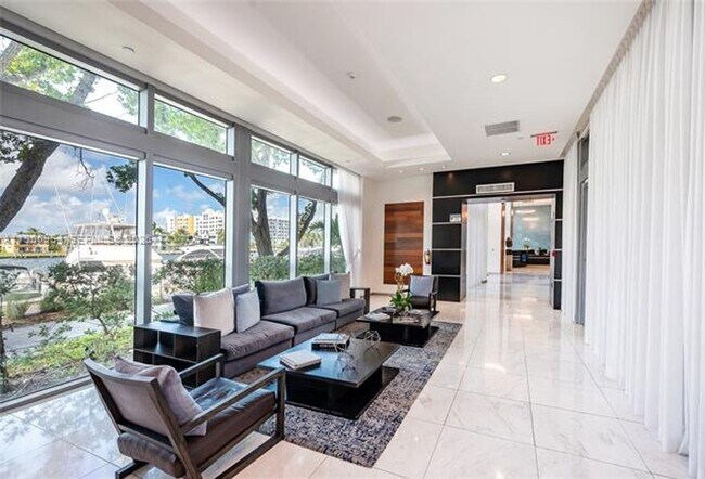 Building Photo - 7928 East Dr