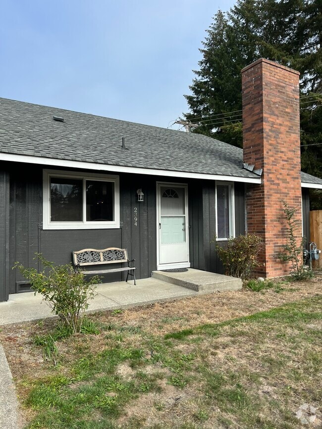 Building Photo - 2394 Lodgepole Dr SE