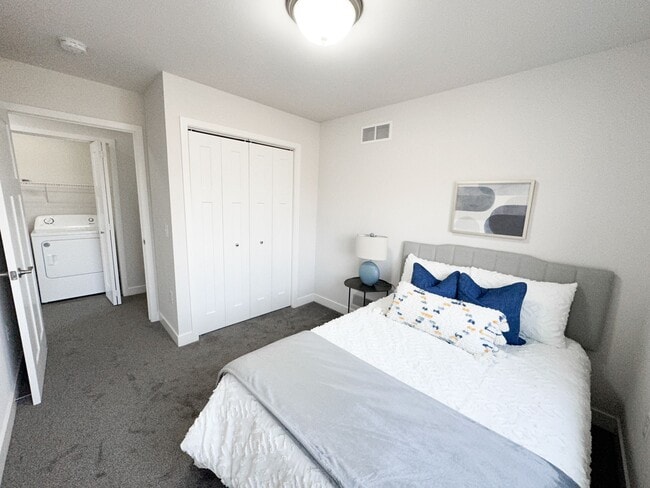 Building Photo - Brand new 2 Bed / 2.5 Bath Townhome for rent in Cottage Grove!