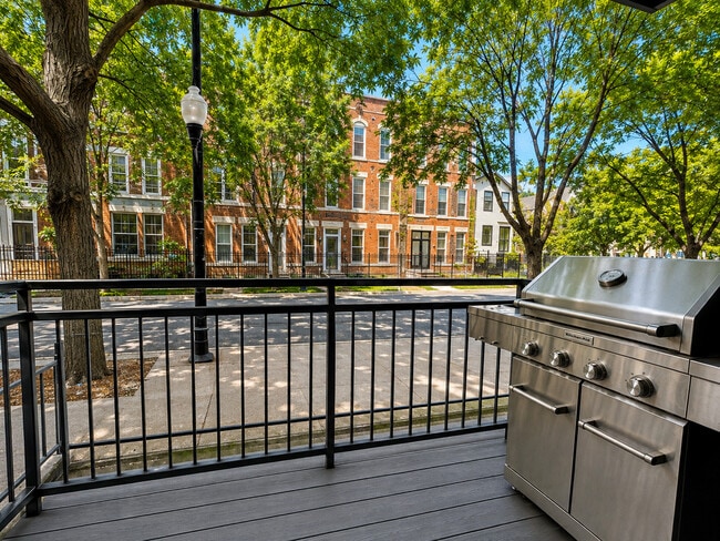 Building Photo - 1149 W 17th St