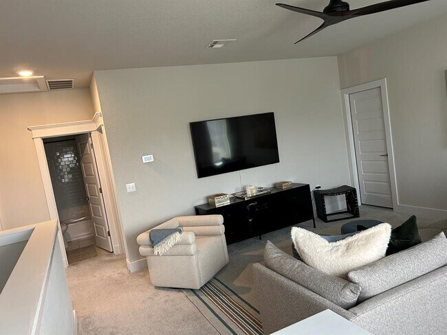 Building Photo - 142 Volterra Ln