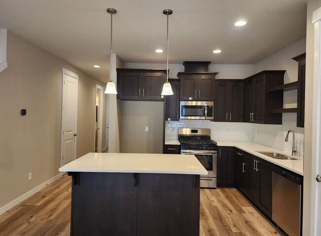 Building Photo - Must See Townhome Located in Ponderosa Ridge